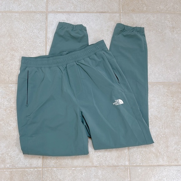 The North Face men’s flashdry joggers in sage green. Like new - Picture 2 of 5